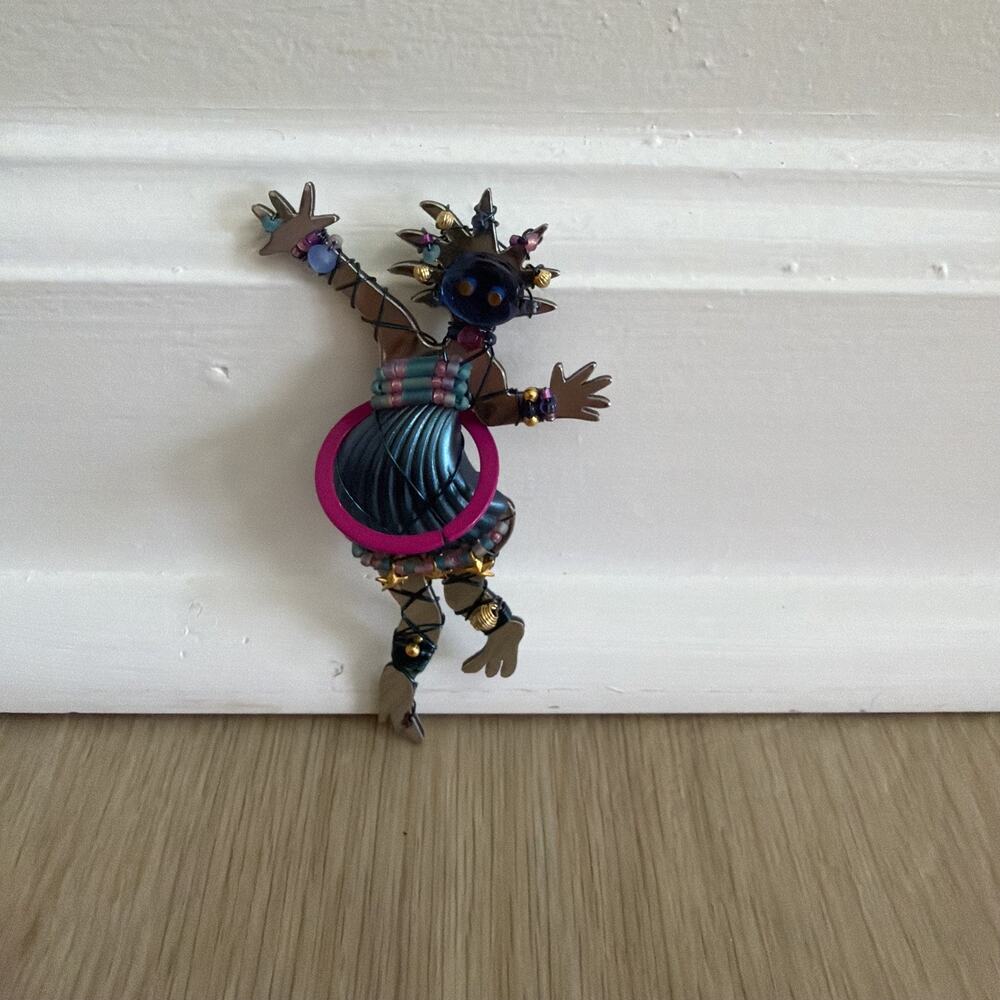 Liztech Tribal Hula Hoop Dancer Brooch ‘98 Multicolor Beads - Picture 10 of 12